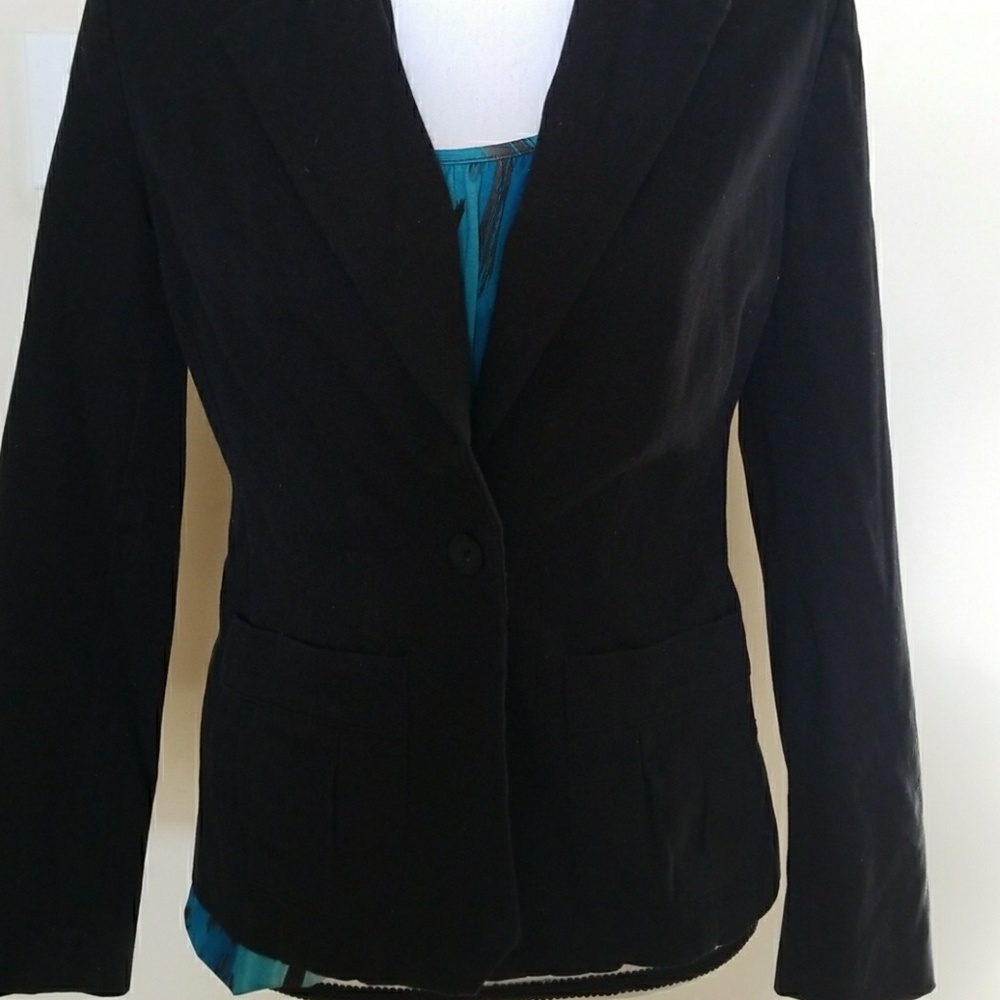 Merona black long sleeve back slit blazer size s